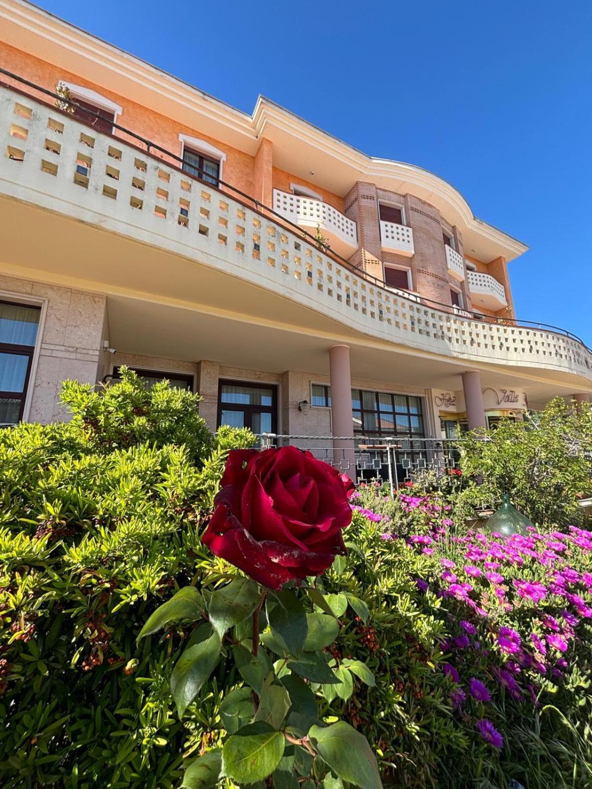 Hotel Valle Rossa Сан-Джованни-Ротондо Экстерьер фото