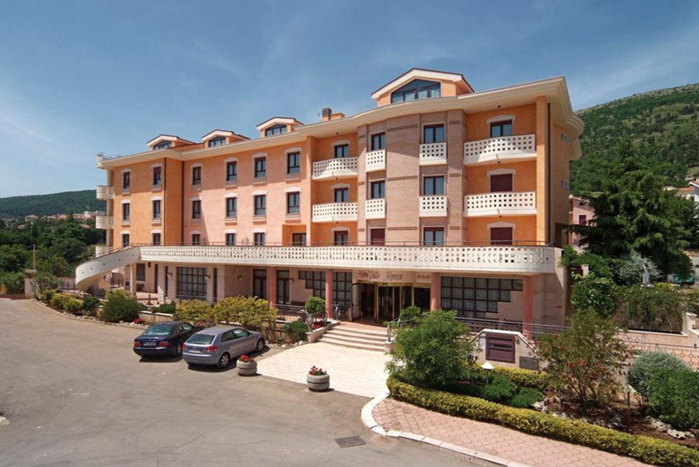 Hotel Valle Rossa Сан-Джованни-Ротондо Экстерьер фото