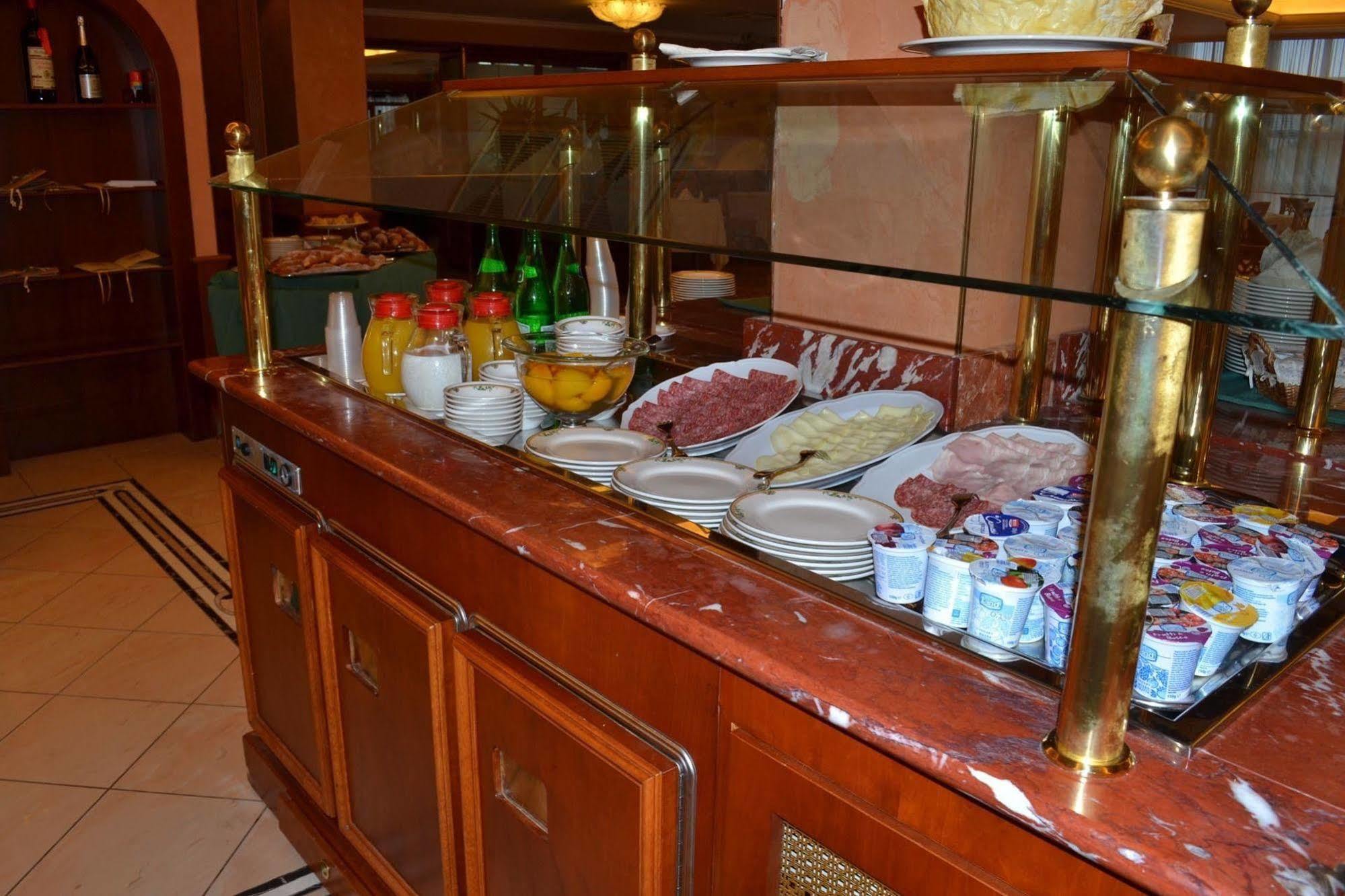 Hotel Valle Rossa Сан-Джованни-Ротондо Экстерьер фото