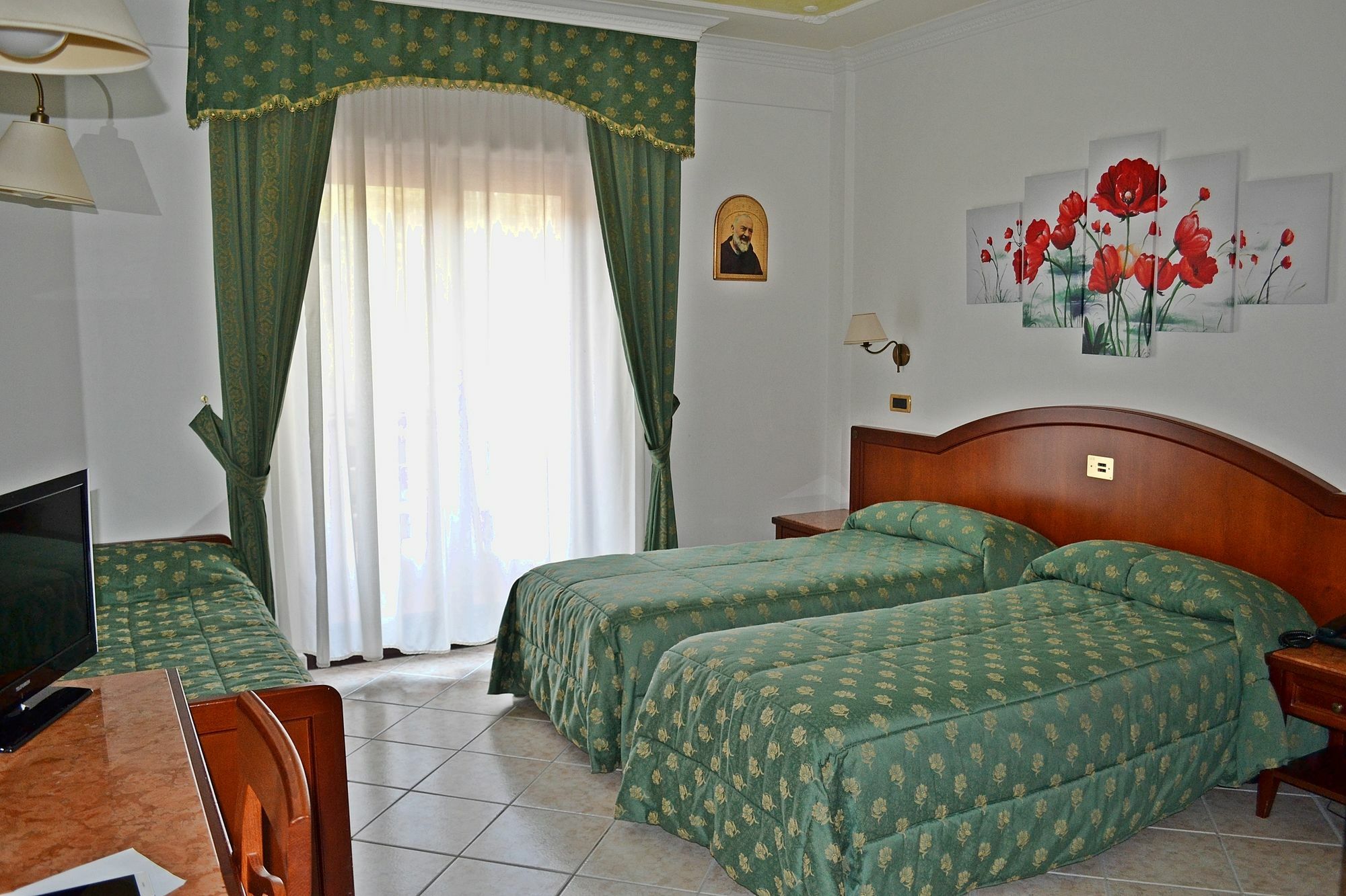 Hotel Valle Rossa Сан-Джованни-Ротондо Экстерьер фото